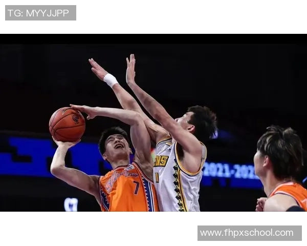 郭昊文：从青涩少年到篮球场上的璀璨明星之路揭秘