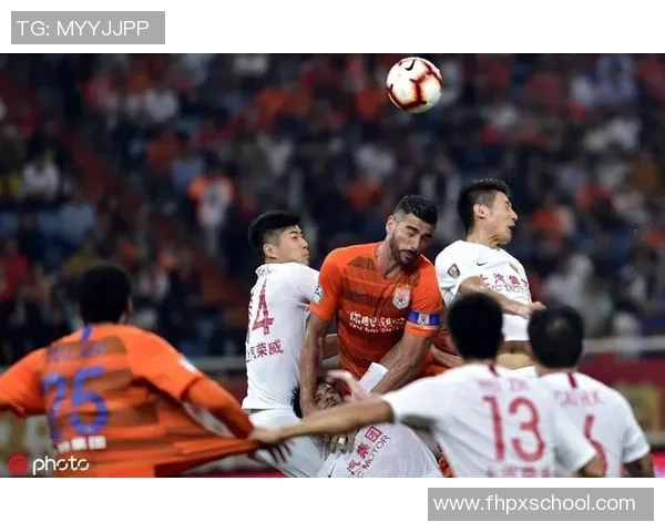 鲁能与上港下半场激战精彩回顾双方球员表现与战术分析